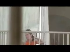 Chica rusa come una gran polla sexo sensual y romantico en la mesa
