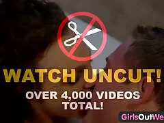 Cachonda novia video gratis sexo romantico tira de él en el coño