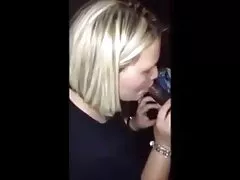 Lamer y follar un coño jugoso viendo porno super romantico a otra chica