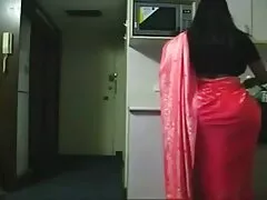 La perra trató de seducir el tubo romantico xxx con su apretado bocado